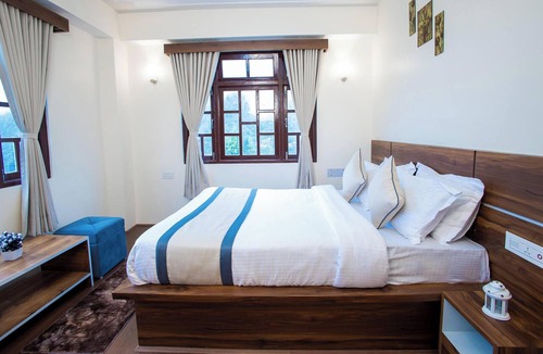 Lachung Hotel | Elite Zong Sikkim Hotel by Divine's
