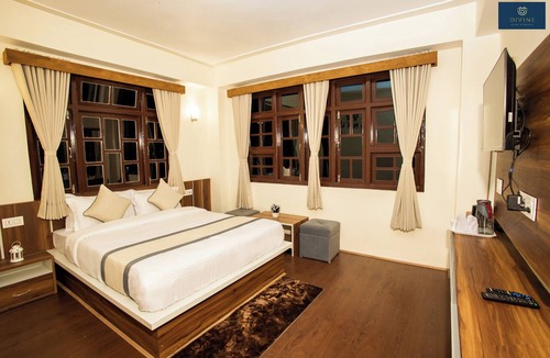 Lachung Hotel | Elite Zong Sikkim Hotel by Divine's