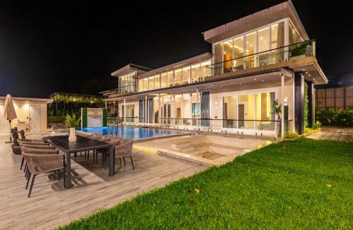 Lonavala Villa | ELIVAAS Meraki Villa - Luxe 5 BHK Glass Villa With Private Pool, Balcony, Garden & Gazebo
