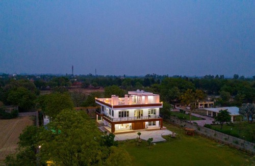 Faridabad Villa | ELIVAAS Signature 3 BHK Amber Villa With Pvt Pool, Game Room & Studio Rooms