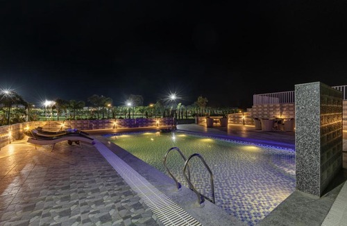 Taoru Villa | ELIVAAS Signature 5 BHK With Pvt Pool & Garden - Zenora