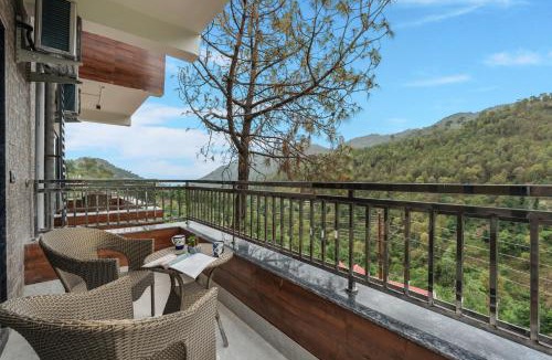 Kumarhatti Villa | ELIVAAS Signature Panchvati Veloraa Pet-Friendly 6-BHK Apartment with Panoramic Views & Outdoor Seating