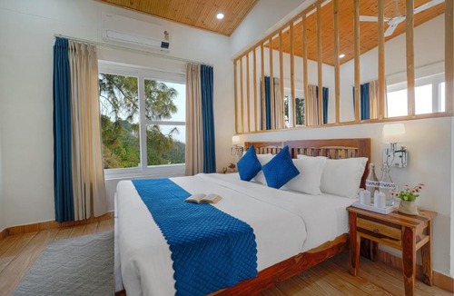 Nahan Hotel | ELIVAAS Signature Stars and Windsongs with Shared Pool, Garden, Game Zone, Restaurant, & Hill Views Pet-friendly