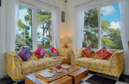 Nahan Hotel | ELIVAAS Signature Stars and Windsongs with Shared Pool, Garden, Game Zone, Restaurant, & Hill Views Pet-friendly