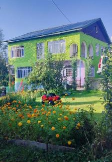 Srinagar House | Elizabeth paying guest house Tangmarg gulmarg