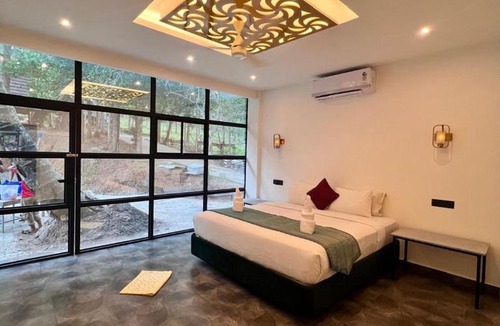 Muthanga Hotel | Emarald Wild West Wayanad