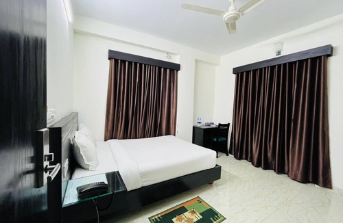 Latachapli Bed & Breakfast | Enchanting 2-bedroom bed & breakfast in charming Kuakata with AC