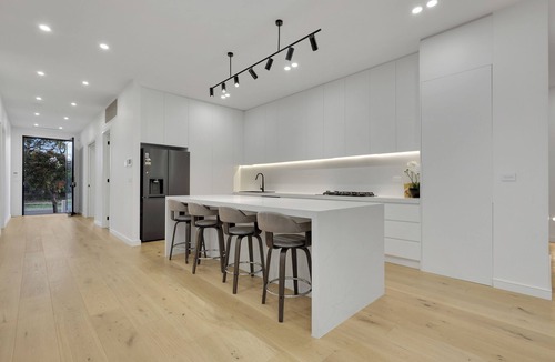 Epping House | Enjoy a Brand-New Modern Luxury Stay w/Pool, Spa & Scenic Parkland Views!