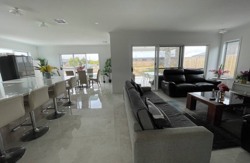 Grovedale House | Ensuite room in Mount Duneed