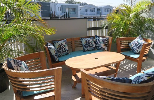 Wynnum Apartment | Entire Floor @ St Cath's Cottage, Wynnum by the Bay