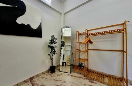 Pali Hill Apartment | Enzo Studio Apartment at Pali Hill