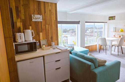 Riverside House | Ers's on Tamar B&B
