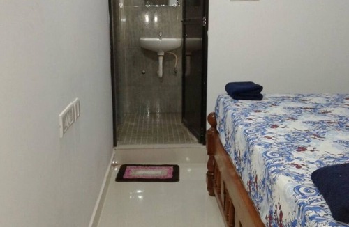 Gauravaddo Apartment | Esha Apartment Calangute : One-Bedroom Apartment Balcony