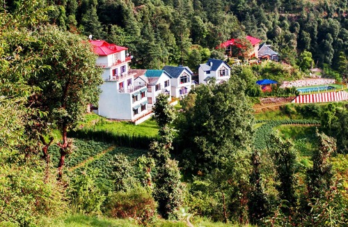 Kandaghat Hotel | Evaan Resorts Oakwood Hamlet