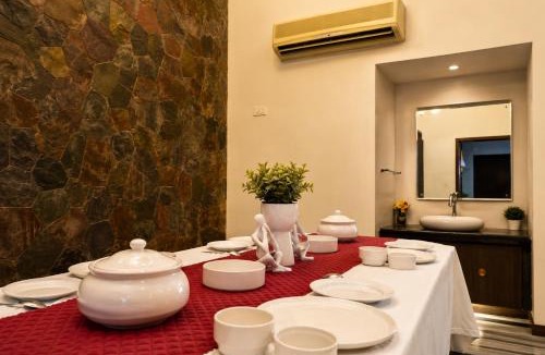 Rajkot Hotel | Evoke Comfort Apartment
