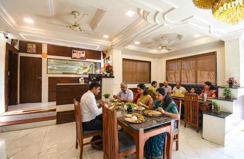 Alandi Hotel | FabHotel Akshay Inn