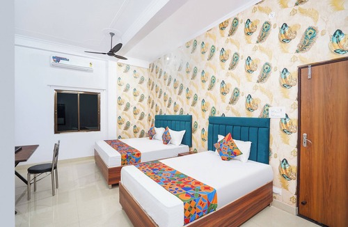 Sarnath Hotel | Fabhotel Budha Tree