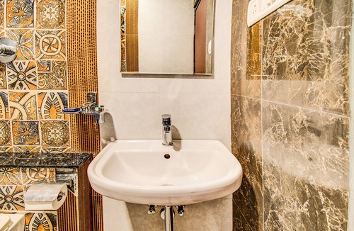 5th Block Hotel | Fabhotel Corporate Crown