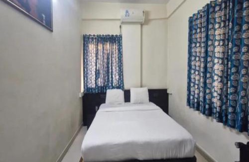 Pimpri - Chinchwad Hotel | FabHotel Himalay Guest House Saanvi Residency