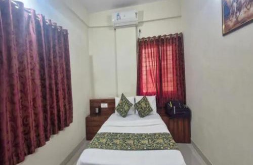 Pimpri - Chinchwad Hotel | FabHotel Himalay Guest House Saanvi Residency