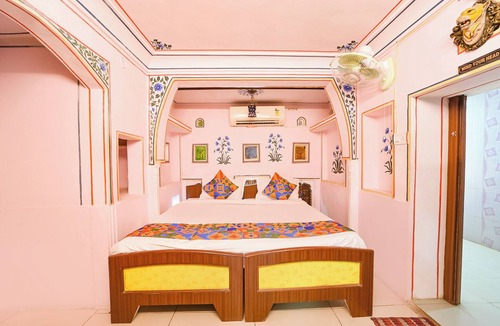 Pink City Hotel | Fabhotel Khandaka Mahal
