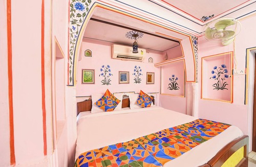 Pink City Hotel | Fabhotel Khandaka Mahal