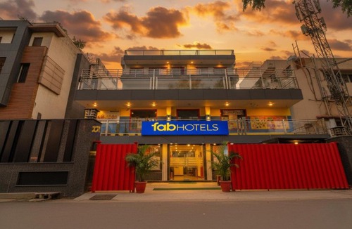 Kirti Nagar Hotel | FabHotel Kirti Nagar