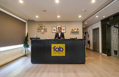 Chittaranjan Hotel | FabHotel Lord Inn