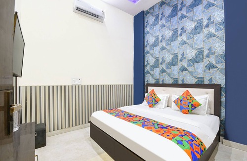 Janakpuri Hotel | Fabhotel Metro Inn I