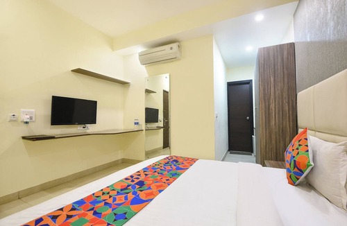 Gurugram Hotel | FabHotel Monsella