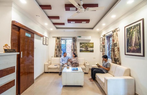 Calangute Hotel | FabHotel Noronha Goaxa Inn