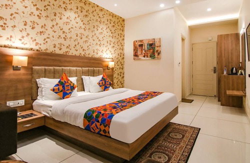 Kharar Hotel | Fabhotel Prime Florida