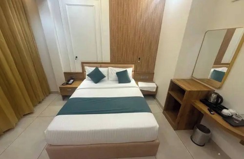 Ernakulam South Hotel | Fabhotel Prime Hash Four