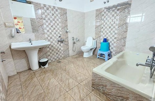 Kushalnagar Hotel | Fabhotel Prime Ministers Kourt