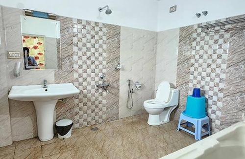 Kushalnagar Hotel | Fabhotel Prime Ministers Kourt