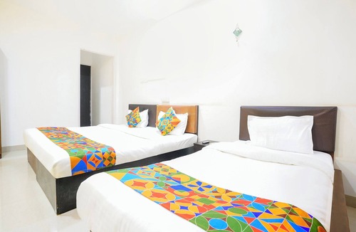 Malad West Hotel | FabHotel Rio House Apartment