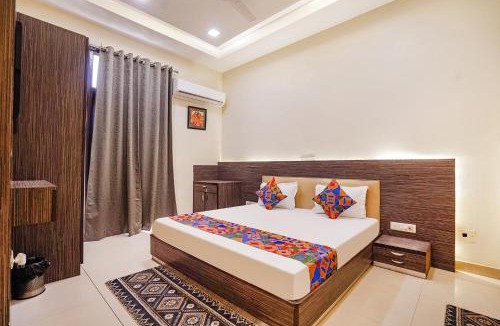 Dariyaganj Hotel | FabHotel Rivlet Premium - Nr Jama Masjid and Red Fort
