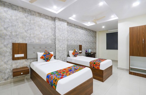 Madhapur Hotel | Fabhotel Royal Signature