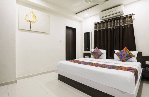Rajkot Hotel | FabHotel SK