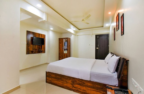 Nanded Hotel | FabHotel The White House