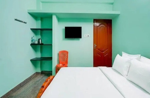 Urapakkam Hotel | Fabhotel Whites Inn Urapakkam