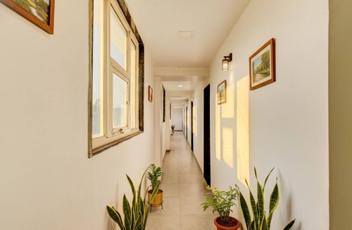 Rajgurunagar Hotel | Fabhotel World King