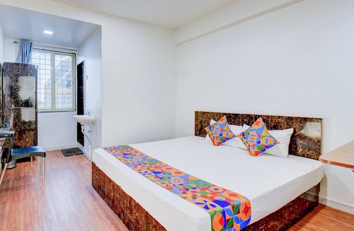 Rajgurunagar Hotel | Fabhotel World King