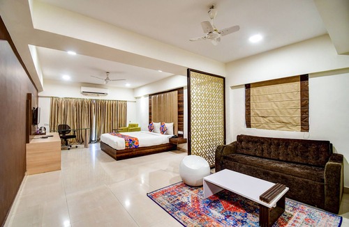 Kolkata Hotel | FabHotel Xen Suites