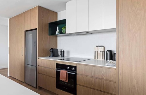 Brunswick Apartment | Family Friendly 3BR Apt with Parking & Workspace