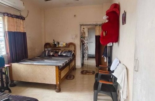 Jamshedpur Apartment | Family‑friendly stay with spacious room, modern amenities, and warm hospitality.