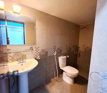 Uttara Hostel | Family Inn - Airport Hotel