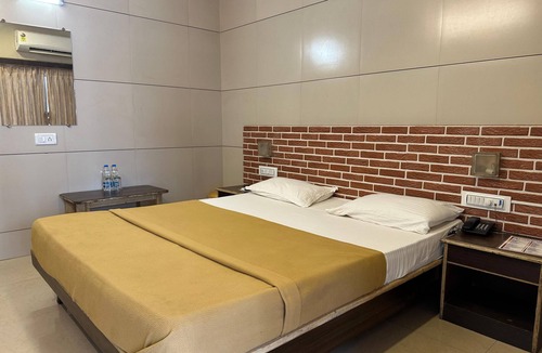Gorai Hotel | FARM REGENCY GORAI