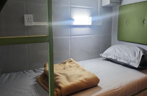 Jogeshwari East Hostel | Fathima Dormitory Andheri East Subway