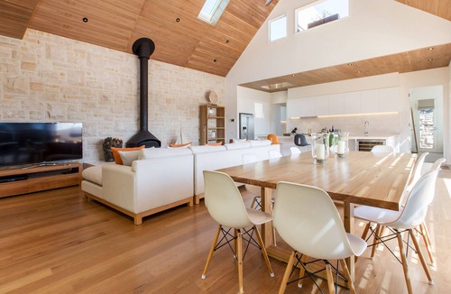 Sorrento House | Five bed stunning beach house, with pool, best family location (sleeps 10)